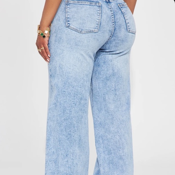 Stretch Wide Leg Jeans - Light Wash - Picture 2 of 3